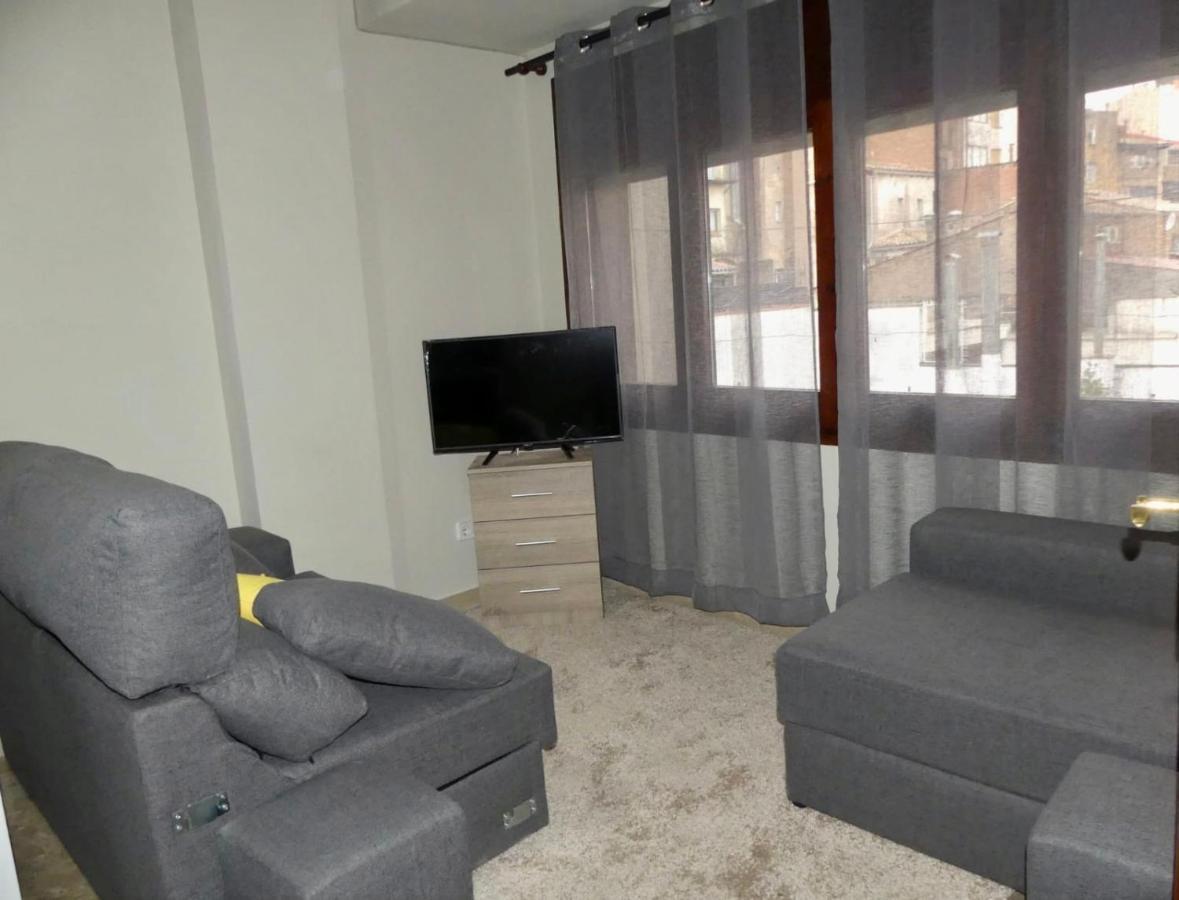 Apartament Encantador Al Centre De Vic Aptgarbi Exteriör bild