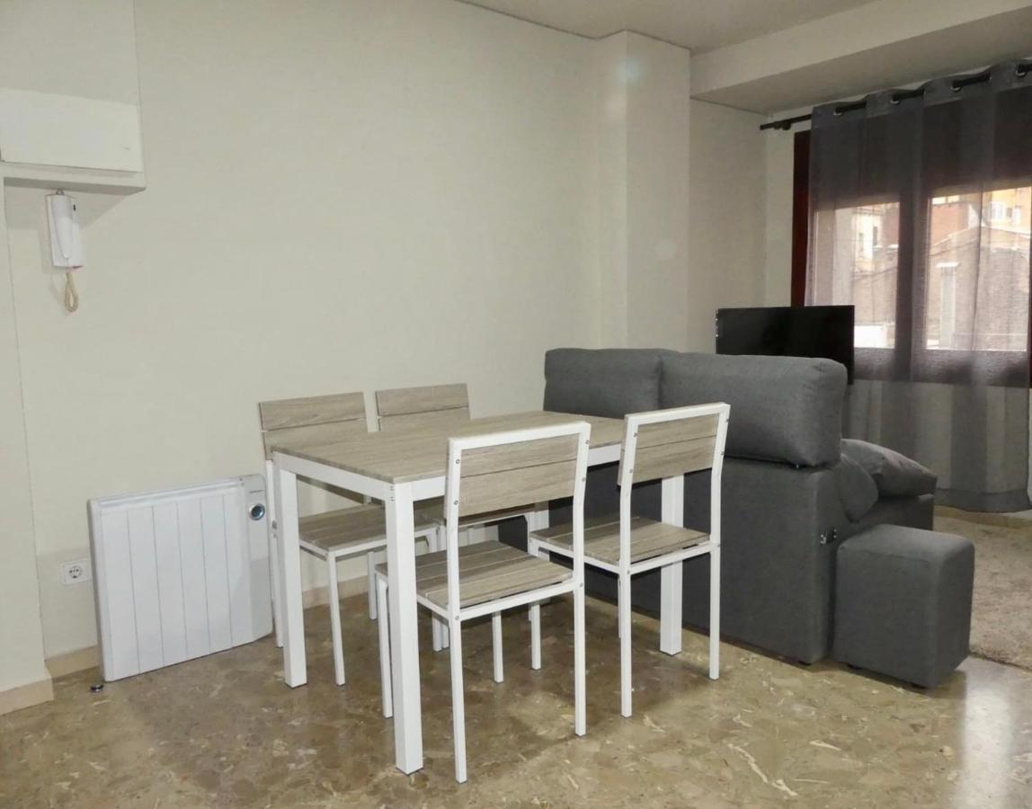 Apartament Encantador Al Centre De Vic Aptgarbi Exteriör bild
