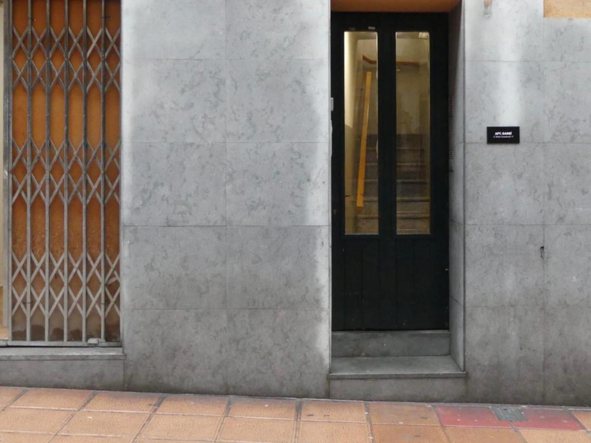 Apartament Encantador Al Centre De Vic Aptgarbi Exteriör bild