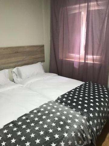 Apartament Encantador Al Centre De Vic Aptgarbi Exteriör bild